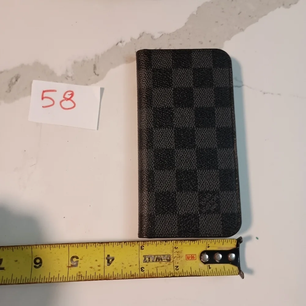 Authentic LOUIS VUITTON Damier iPhone Case black Folio Brand New